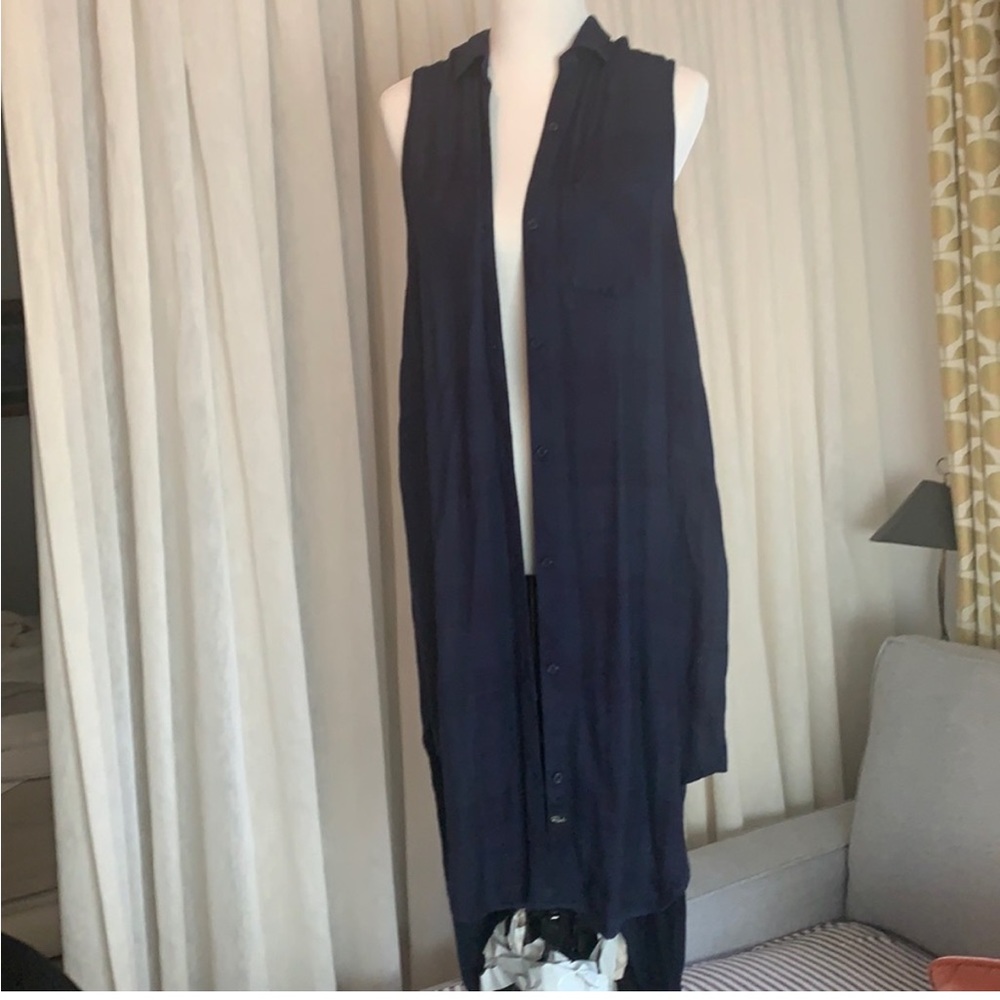 Rails sleeveless extra long shirt with side slits